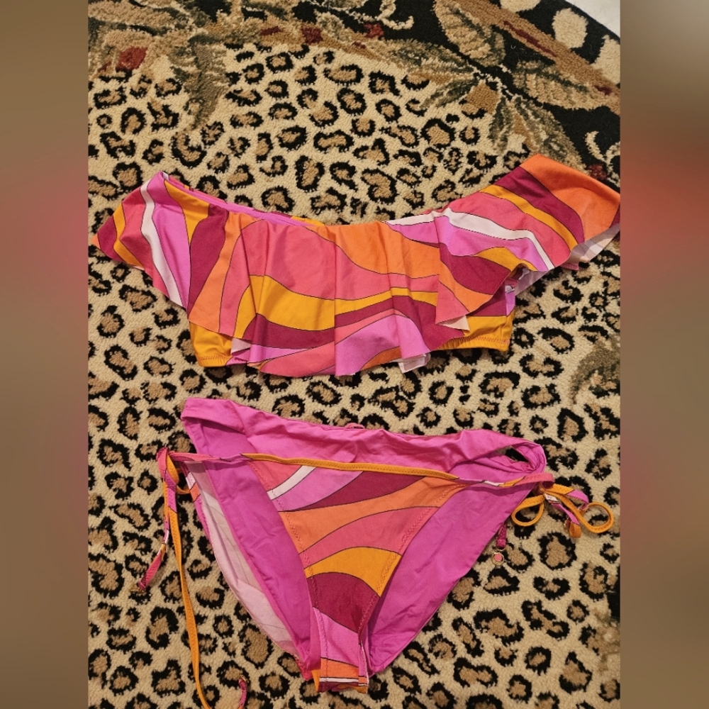 Trina TURK Colorful Ruffled Bikini Set, SZ 8 NEW